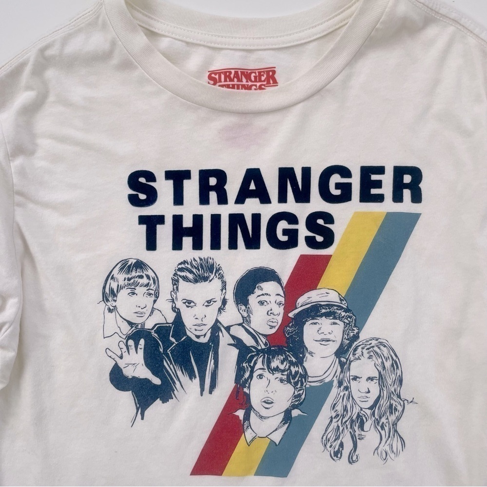 Netflix Stranger Things Retro Long sleeve Graphic Tee Boxy fit Size Medium - Picture 3 of 6